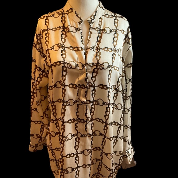 “ZARA” Tunic Style Chain Link Pattern Cream Coloured Long Sleeved Blouse. - Picture 2 of 13
